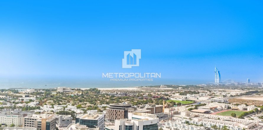 Apartment in Dubai Internet City, Dubai 4 bedrooms, 447 sq.m. № 15780