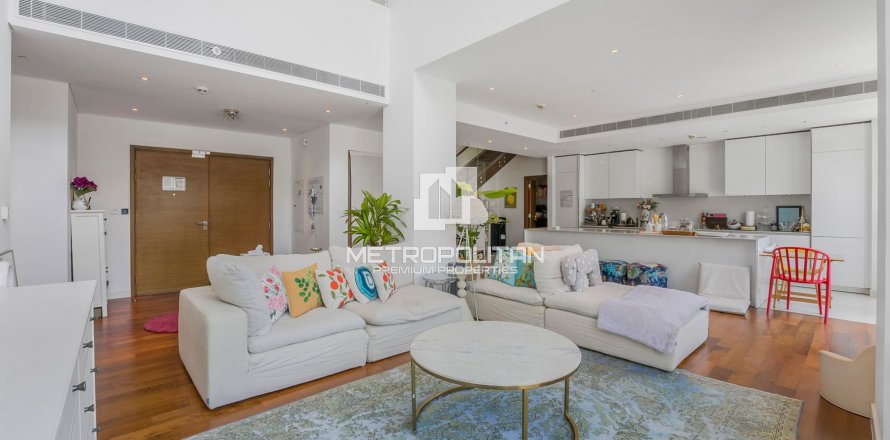 Квартира в City Walk, Дубай, 4 спальни, 273м², № 15787