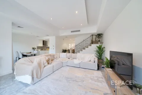 Купить виллу в Арабиан Ранчес, Дубай: 2 спальни, 175м², № 61493 - фото 3