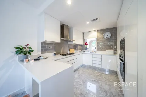 Купить виллу в Арабиан Ранчес, Дубай: 2 спальни, 175м², № 61493 - фото 6