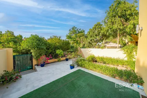 Купить виллу в Арабиан Ранчес, Дубай: 2 спальни, 175м², № 61493 - фото 18