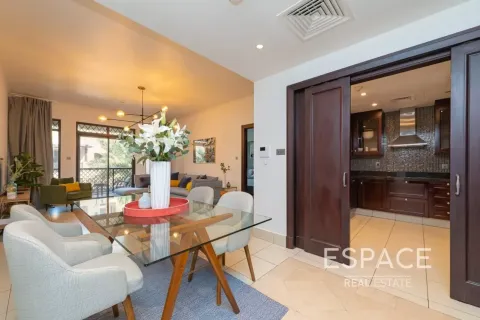Apartment in Downtown Dubai (Downtown Burj Dubai), Dubai 2 bedrooms, 126 sq.m. № 122710 - photo 4