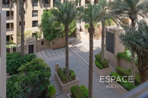 Apartment in Downtown Dubai (Downtown Burj Dubai), Dubai 2 bedrooms, 126 sq.m. № 122710 - photo 17