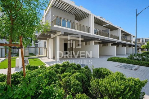 Townhouse in Dubai 3 bedrooms, 170.2 sq.m. № 141090