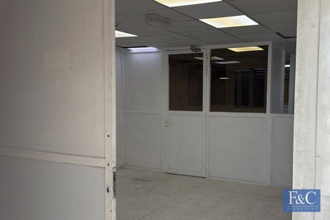 Entrepôt à Al Quoz Industrial Area, Al Quoz, Dubai, 372 m², № 103783 - photo 7
