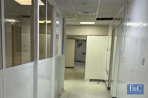 Entrepôt à Al Quoz Industrial Area, Al Quoz, Dubai, 372 m², № 103783 - photo 9