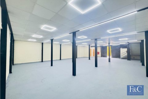 Warehouse in Al Quoz Industrial Area, Al Quoz, Dubai 548 sq.m. № 103784 - photo 5