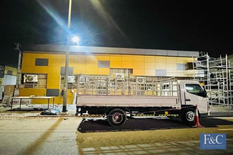 Warehouse in Al Quoz Industrial Area, Al Quoz, Dubai 548 sq.m. № 103784 - photo 2