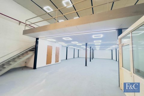 Warehouse in Al Quoz Industrial Area, Al Quoz, Dubai 548 sq.m. № 103784 - photo 10