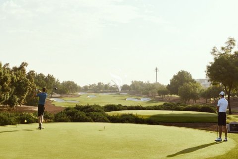 Villa in Jumeirah Golf Estates, Dubai 5 bedrooms, 263 sq.m. № 68553 - photo 18