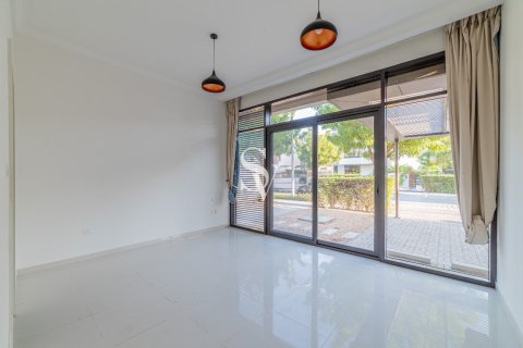 Villa en DAMAC Hills (Akoya by DAMAC), Dubai, 5 dormitorios, 452 m², № 68552 - foto 6