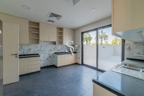 Villa en DAMAC Hills (Akoya by DAMAC), Dubai, 5 dormitorios, 452 m², № 68552 - foto 3