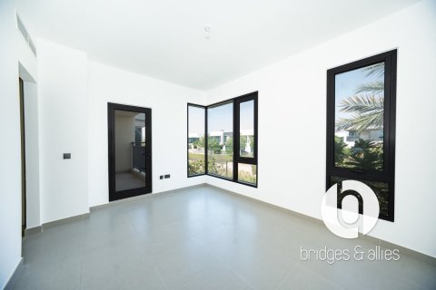 Villa in Dubai Hills Estate, Dubai 4 bedrooms, 202 sq.m. № 105647 - photo 6