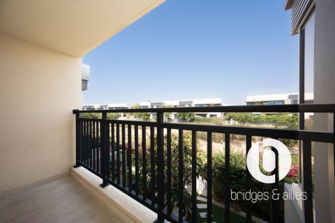 Villa in Dubai Hills Estate, Dubai 4 bedrooms, 202 sq.m. № 105647 - photo 25
