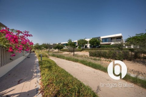 Villa in Dubai Hills Estate, Dubai 4 bedrooms, 202 sq.m. № 105647 - photo 23