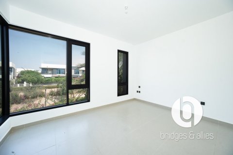 Villa in Dubai Hills Estate, Dubai 4 bedrooms, 202 sq.m. № 105647 - photo 5
