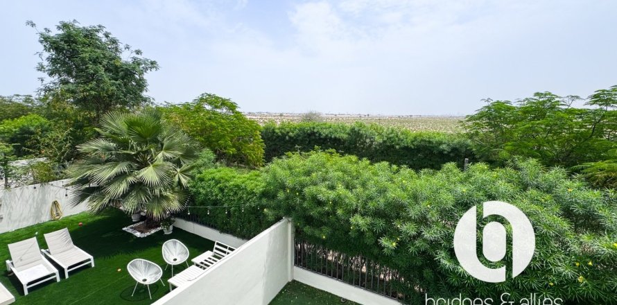 Villa in Dubai Hills Estate, Dubai 4 bedrooms, 282 sq.m. № 105646
