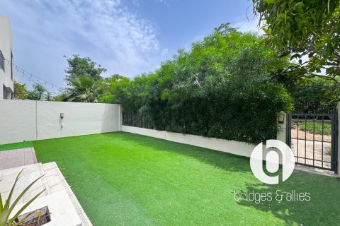 Villa in Dubai Hills Estate, Dubai 4 bedrooms, 282 sq.m. № 105646 - photo 3