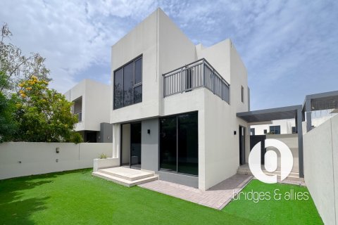 Villa in Dubai Hills Estate, Dubai 4 bedrooms, 282 sq.m. № 105646 - photo 12