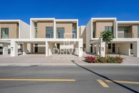 Villa en The Valley, Dubai, 3 dormitorios, 174 m², № 87670