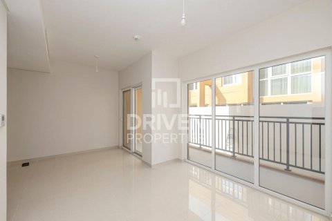 Снять в аренду таунхаус в DAMAC Hills (Akoya by DAMAC), Дубай: 3 спальни, 217м², № 87669 - фото 3