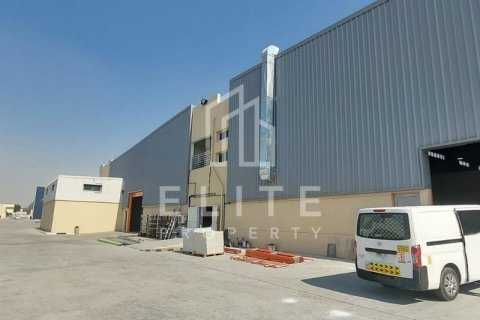 Warehouse in Dubai Investment Park, Dubai 8262 sq.m. № 38911 - photo 11