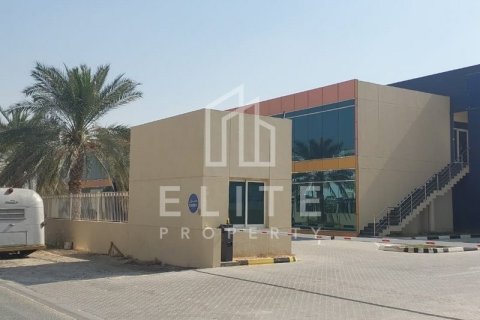 Warehouse in Dubai Investment Park, Dubai 8262 sq.m. № 38911 - photo 1