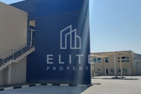 Warehouse in Dubai Investment Park, Dubai 8262 sq.m. № 38911 - photo 4