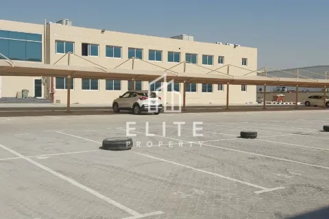 Warehouse in Dubai Investment Park, Dubai 8262 sq.m. № 38911 - photo 9