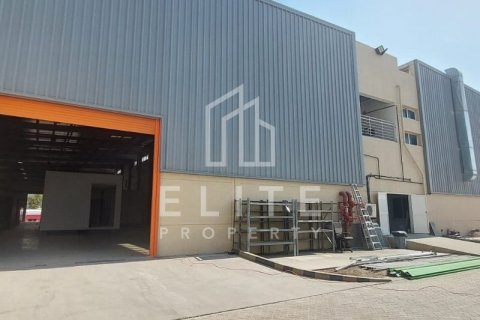 Warehouse in Dubai Investment Park, Dubai 8262 sq.m. № 38911 - photo 9