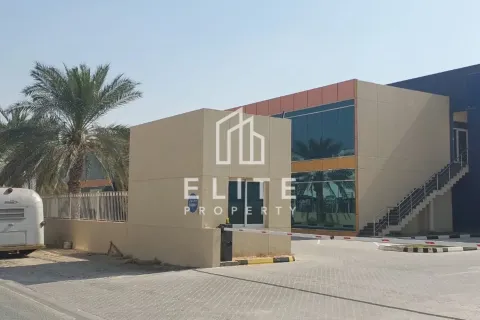 Warehouse in Dubai Investment Park, Dubai 8262 sq.m. № 38911 - photo 1