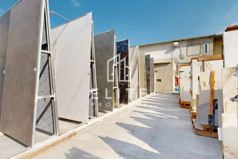 Usine à Al Quoz, Dubai, 2323 m², № 38912 - photo 2