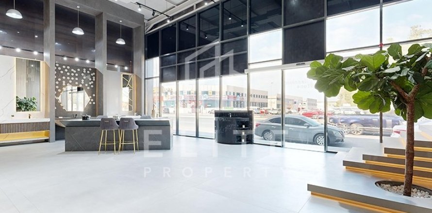 Factory in Al Quoz, Dubai 2323 sq.m. № 38912