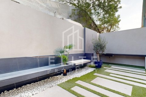 Factory in Al Quoz, Dubai 2323 sq.m. № 38912 - photo 22