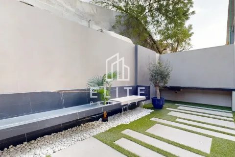 Usine à Al Quoz, Dubai, 2323 m², № 38912 - photo 10