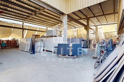 Factory in Al Quoz, Dubai 2323 sq.m. № 38912 - photo 4