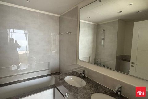 Снять в аренду квартиру в Дубае: 2 спальни, 103м², № 97599 - фото 9