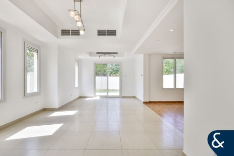 Купить виллу в Springs 4, The Springs, Дубай: 3 спальни, 210м², № 75298 - фото 1