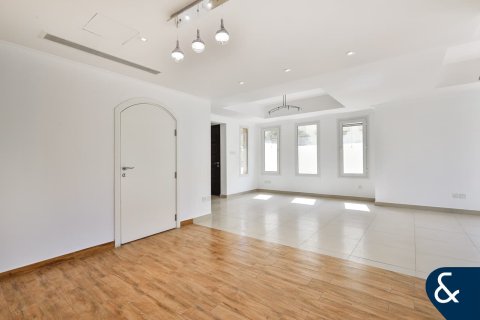 Купить виллу в Springs 4, The Springs, Дубай: 3 спальни, 210м², № 75298 - фото 4