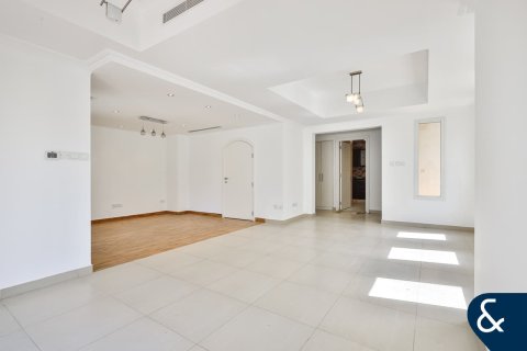 Купить виллу в Springs 4, The Springs, Дубай: 3 спальни, 210м², № 75298 - фото 3