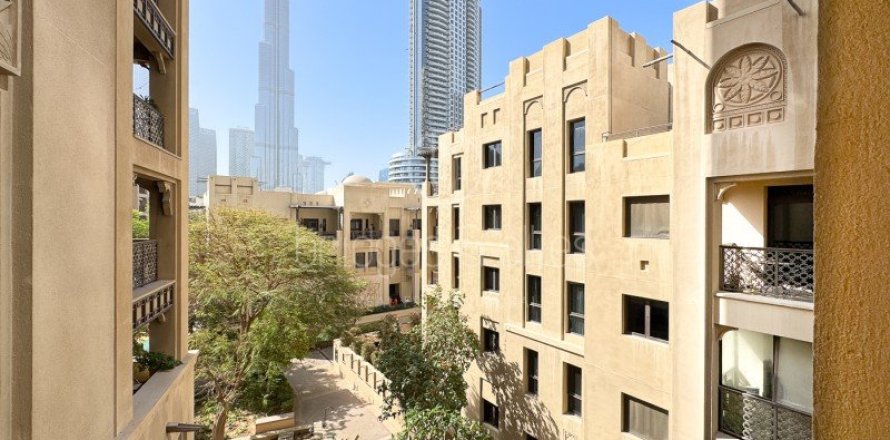 Appartement à Old Town, Dubai, 2 chambres, 112.4 m², № 13732