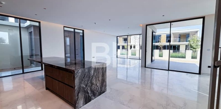 Villa en Tilal Al Ghaf, Dubai, 5 dormitorios, 580 m², № 24294