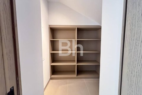Villa en Tilal Al Ghaf, Dubai, 5 dormitorios, 580 m², № 24294 - foto 13