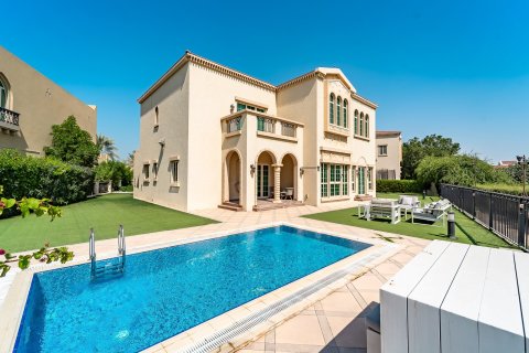 Villa à Jumeirah Islands, Dubai, 4 chambres, 488 m², № 105721