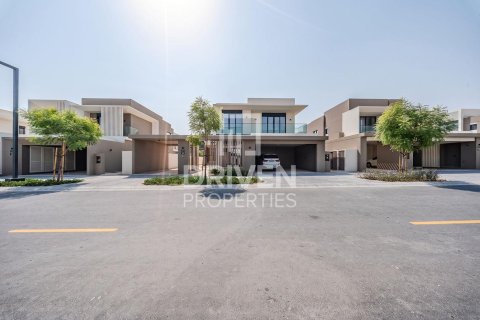 Villa in Jebel Ali, Dubai 4 bedrooms, 629.98 sq.m. № 127855 - photo 24