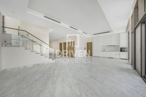 Villa en District One, Mohammed Bin Rashid City, Dubai, 4 dormitorios, 569.96 m², № 127856