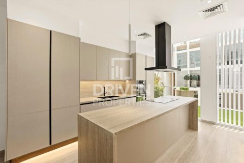 Maison de ville à Al Barari, Dubai, 4 chambres, 179.77 m², № 127857 - photo 25