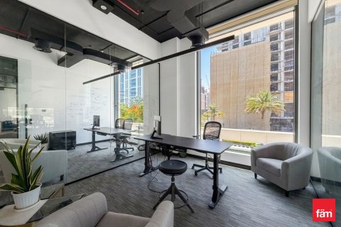 Office in Sheikh Zayed Road, Dubai 370.5 sq.m. № 114047 - photo 11