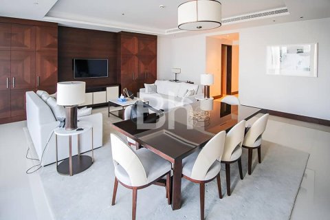 Apartment in Downtown Dubai (Downtown Burj Dubai), Dubai 3 bedrooms, 188 sq.m. № 21557 - photo 3