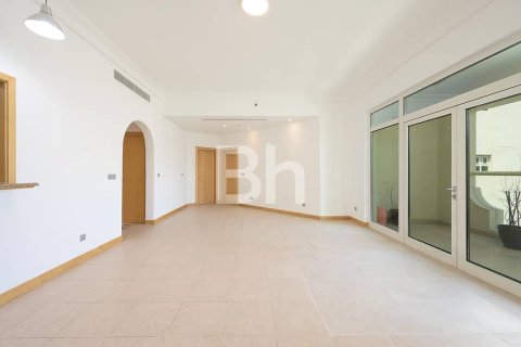 Снять в аренду квартиру в Пальме Джумейре, Дубай: 2 спальни, 147м², № 21558 - фото 3